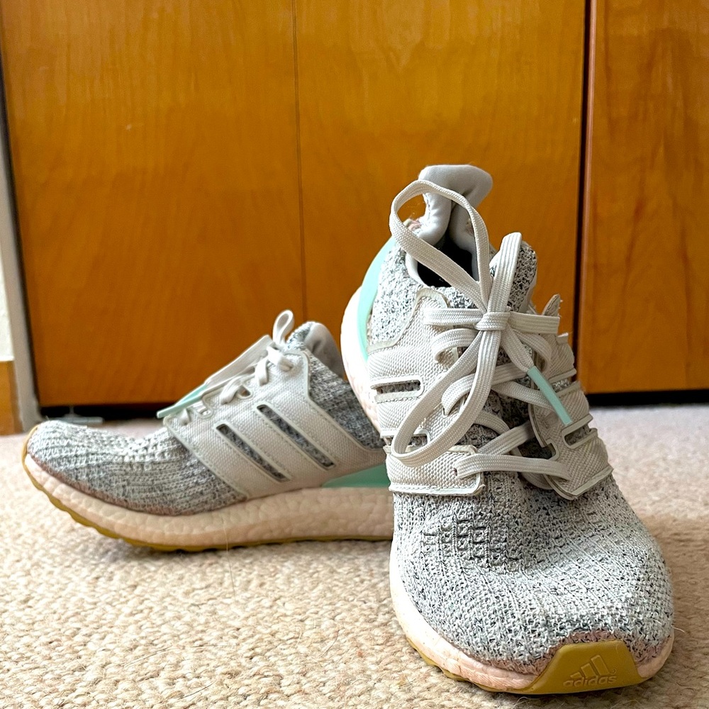 ❤️ Adidas Ultraboost W’s 8 (Used) made with ocean plastic.